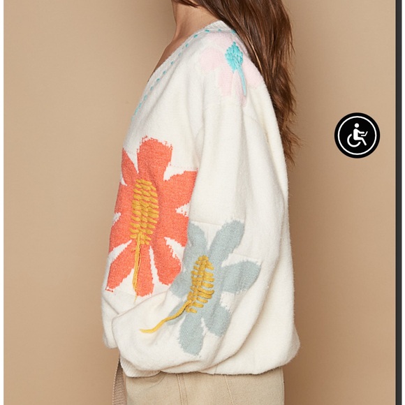 POL Flower Sweater - Picture 4 of 5